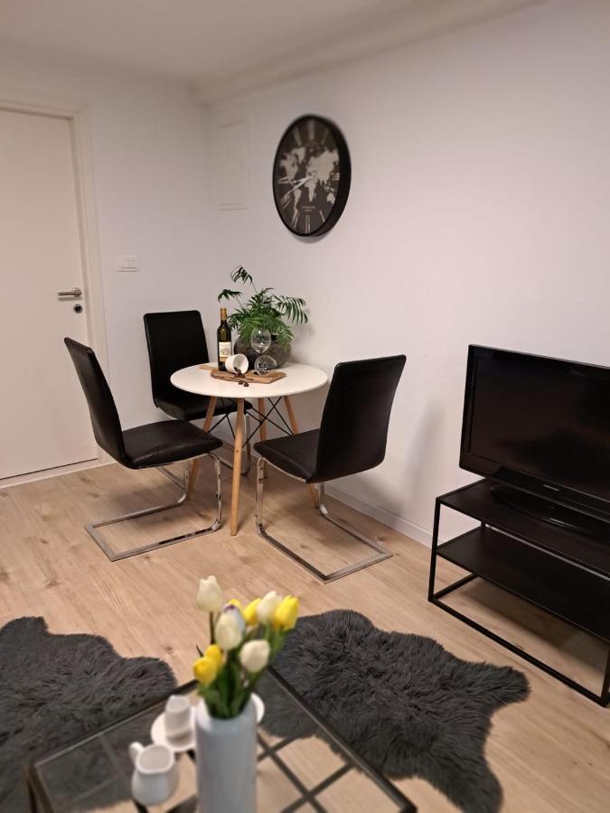 Studio Apartman Maris Apartment Zadar Exterior photo