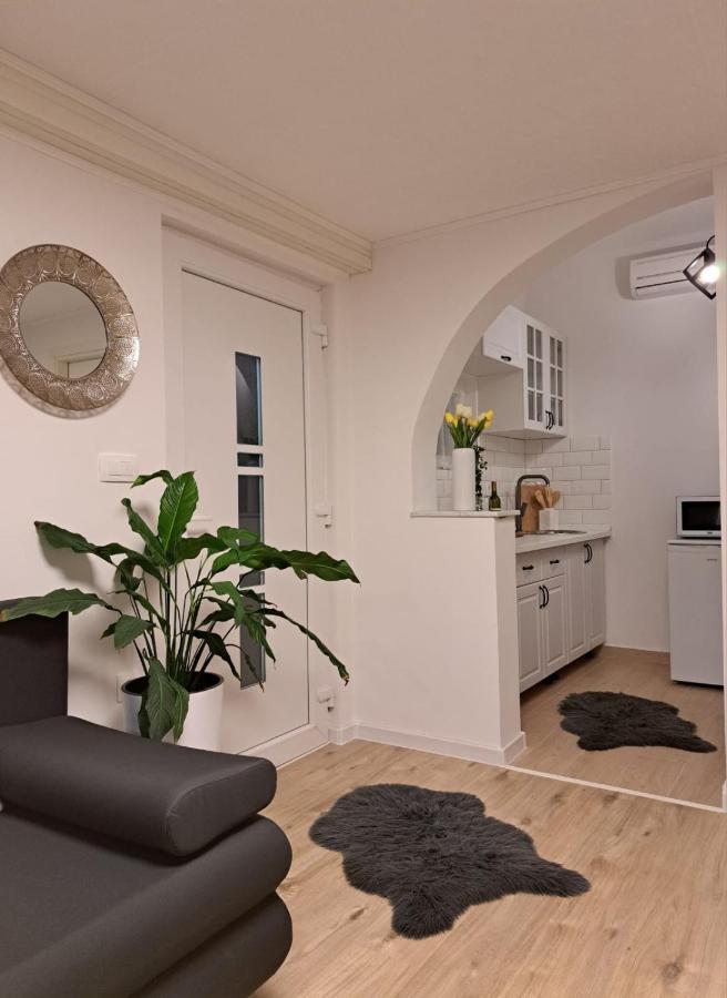 Studio Apartman Maris Apartment Zadar Exterior photo